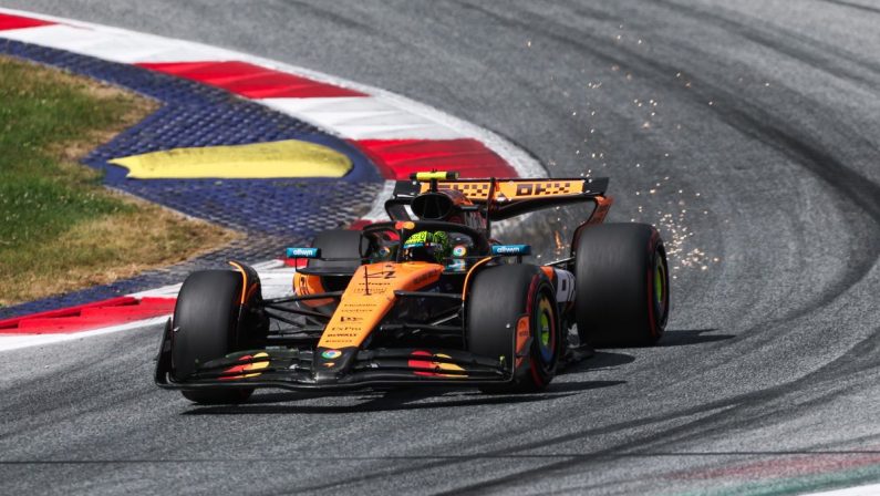 Norris pole in Austria davanti a Leclerc, Hamilton in seconda fila