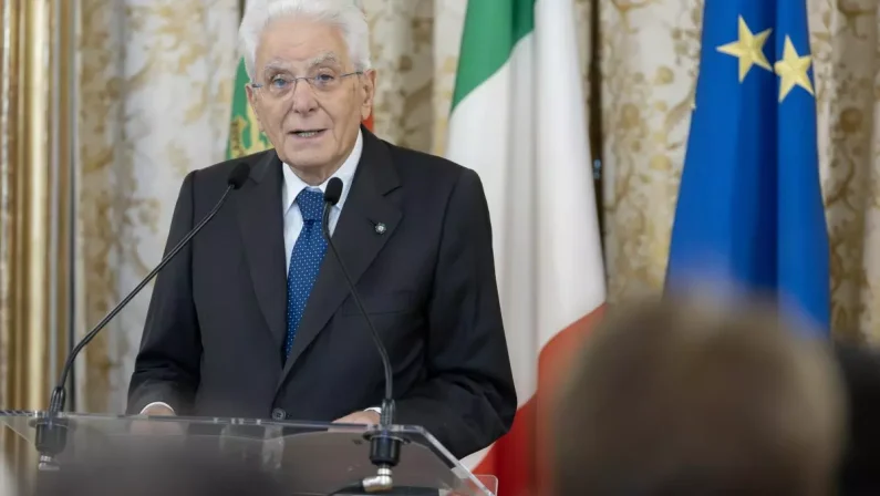 Carceri, Mattarella “Insostenibile il sovraffollamento, un’emergenza i suicidi” / Video