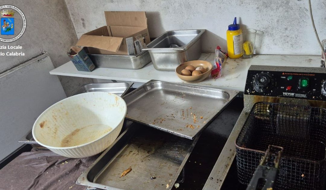 Bistrot degli orrori a Reggio: multe e sequestri