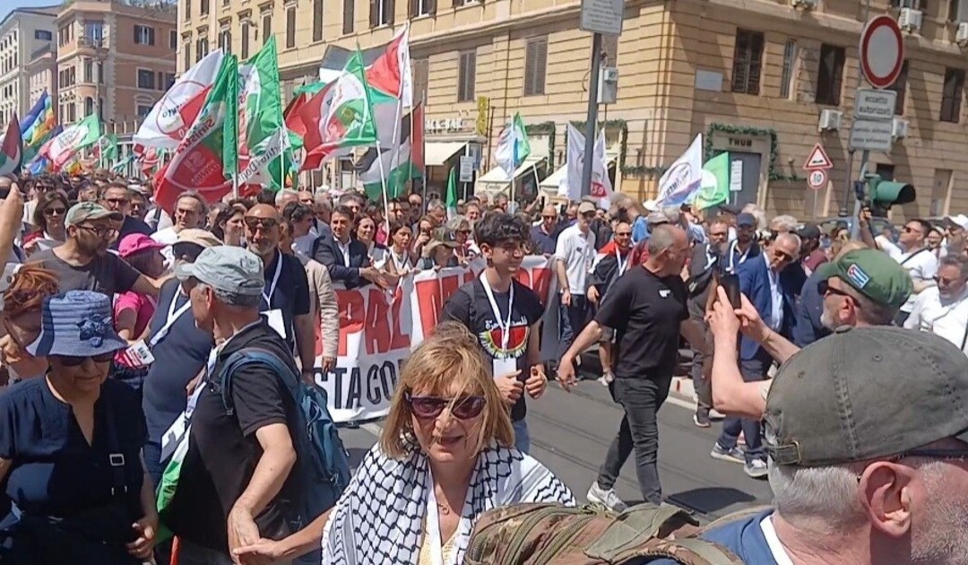 Corteo per Gaza a Roma, Schlein: «Oltre 300mila, l’Italia non tace»