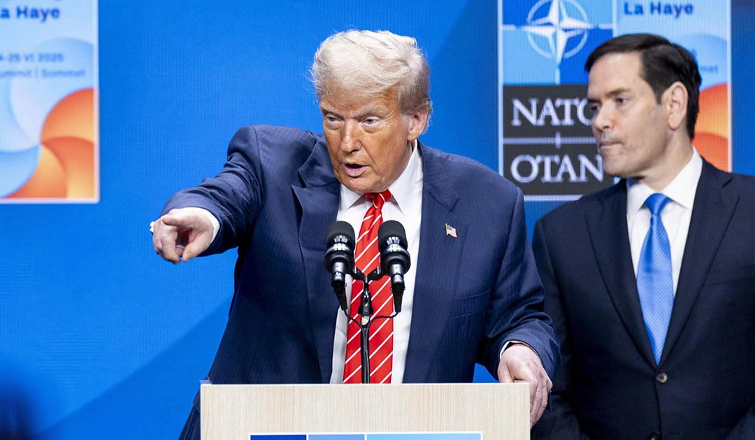 Il presidente Donald Trump e il segretario di Stato degli Stati Uniti Marco Rubio alla conferenza stampa dopo il vertice Nato