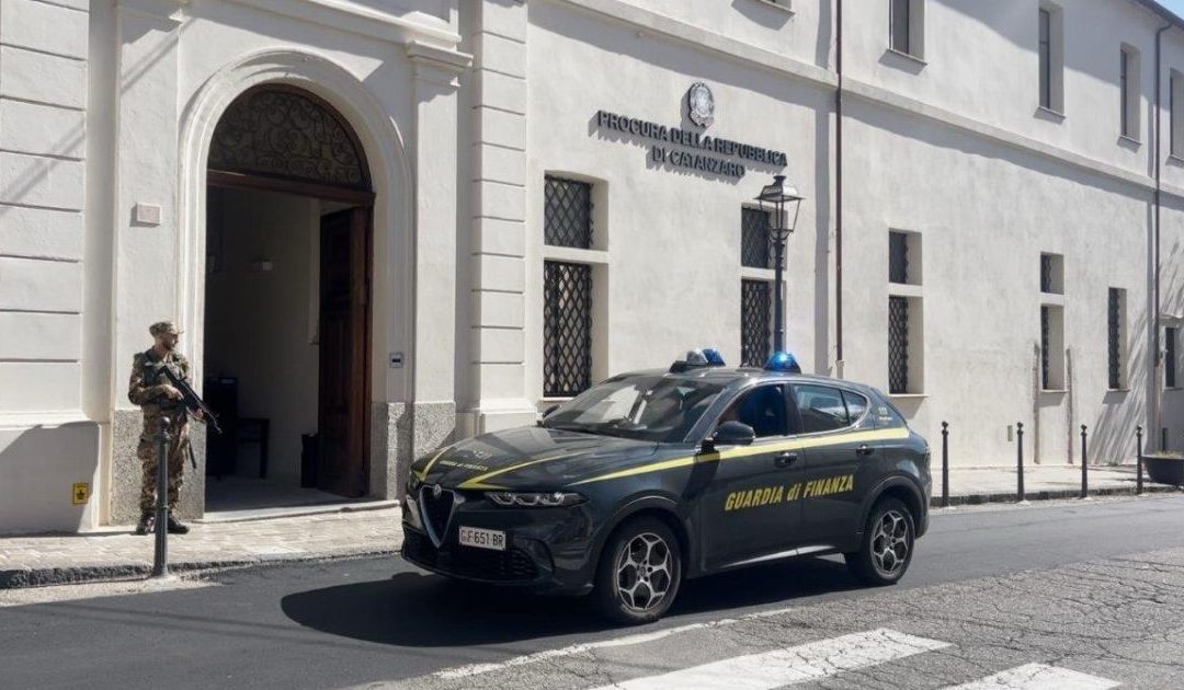 Truffa Superbonus Botricello, due indagati e sequestri per 5mln