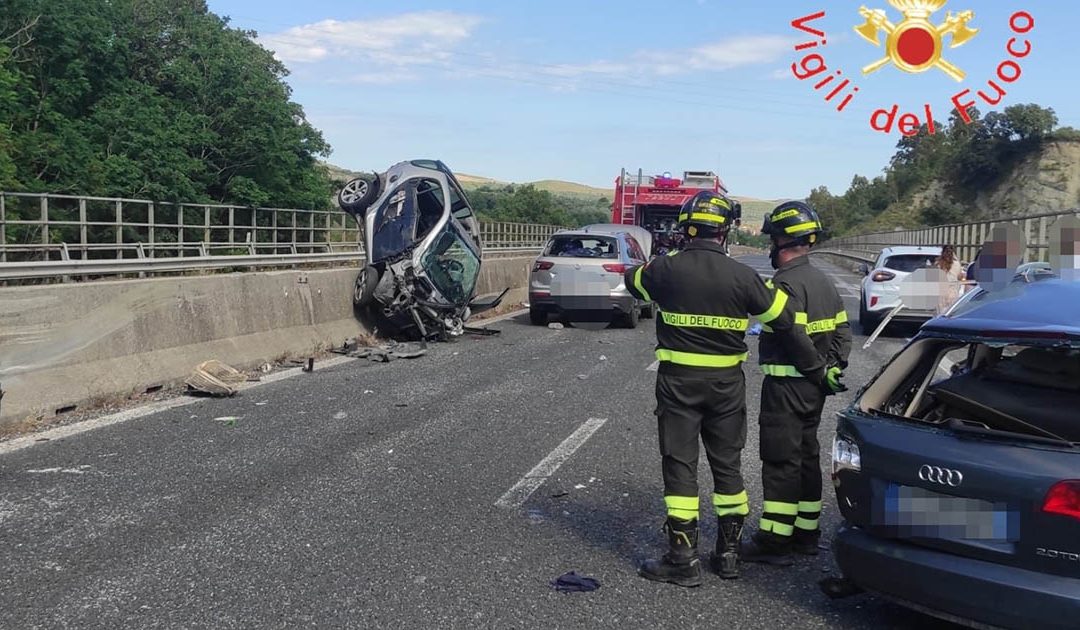 Due incidenti stradali sulla statale dei Due Mari, 8 feriti, anche un bambino