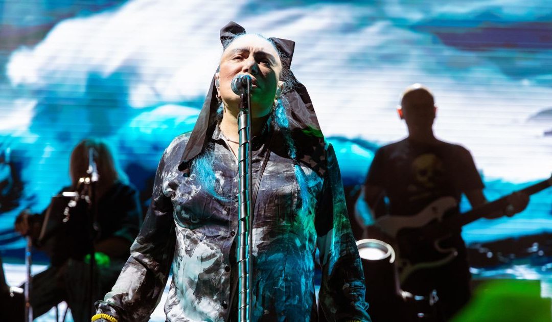 Loredana Bertè sul palco della Rendano Arena; foto di Alessia Cosentini
