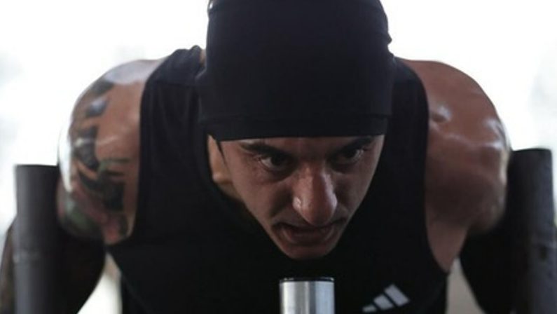 Rimini, l’atleta calabrese Marco Tenuta conquista il podio nell’Hyrox Pro