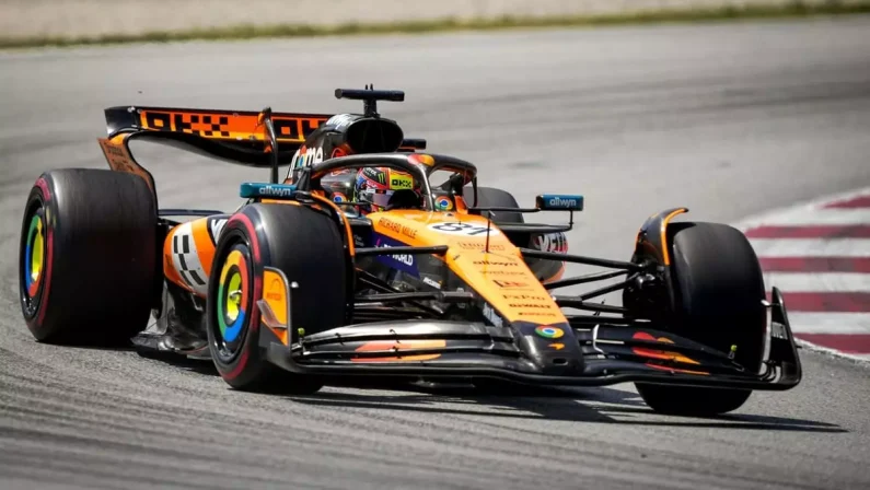 Piastri vince il Gp di Spagna e Norris completa la doppietta McLaren, 3° Leclerc in rimonta