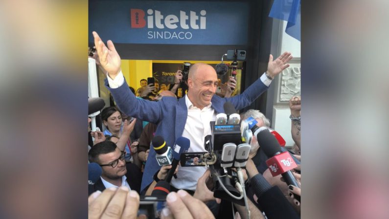 Taranto: dopo le dimissioni del sindaco Bitetti, salta il consiglio comunale sull’ex Ilva