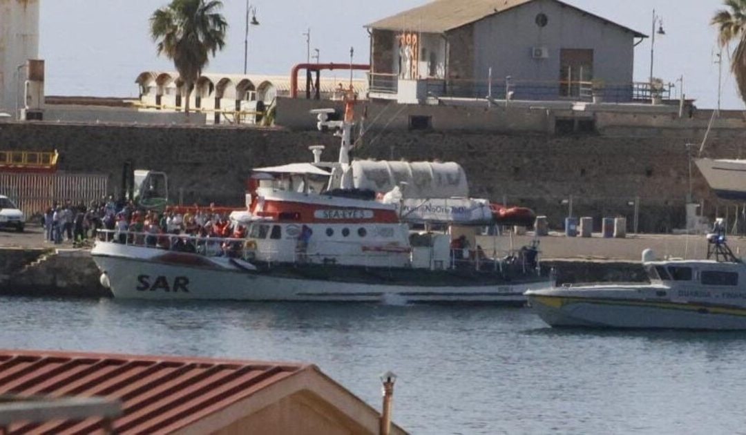 Sbarco di migranti a Vibo Valentia: sono 50 di cui 11 minori