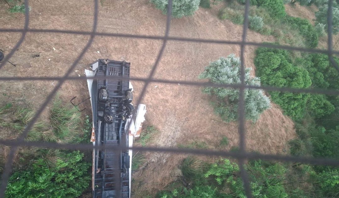 Incidente sull’A2: tir precipita dal viadotto “Salso”: due feriti gravi