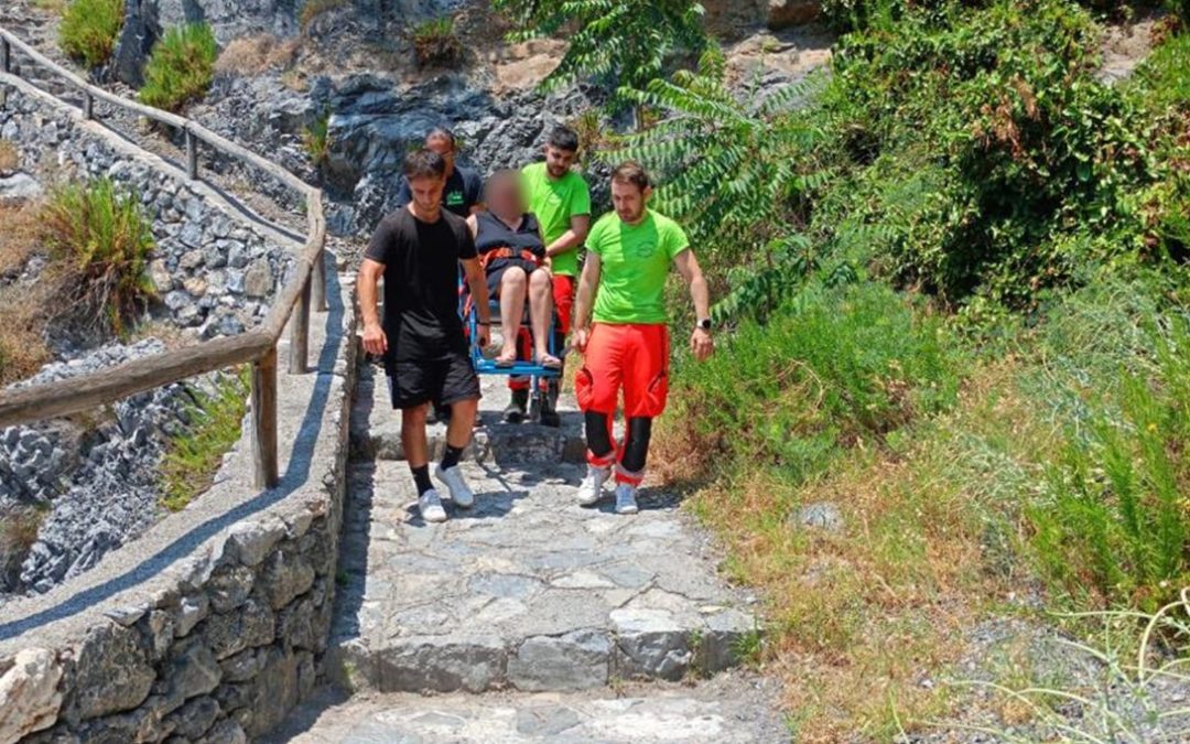 I soccorsi sul sentiero dell'Arcomagno