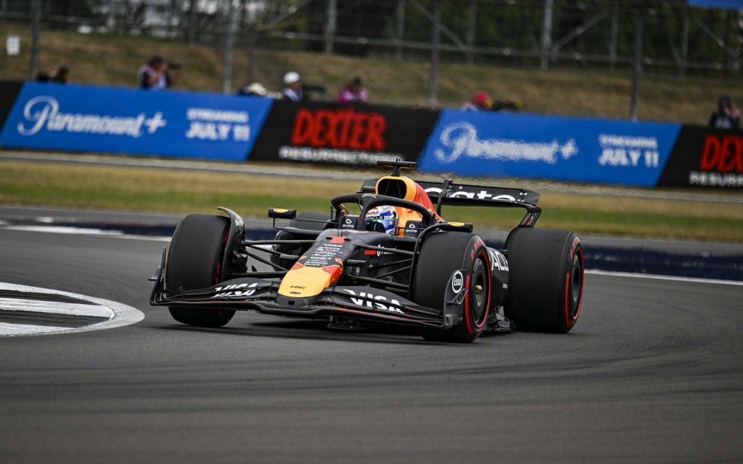 Pole Verstappen a Silverstone davanti a Piastri, Ferrari in terza fila