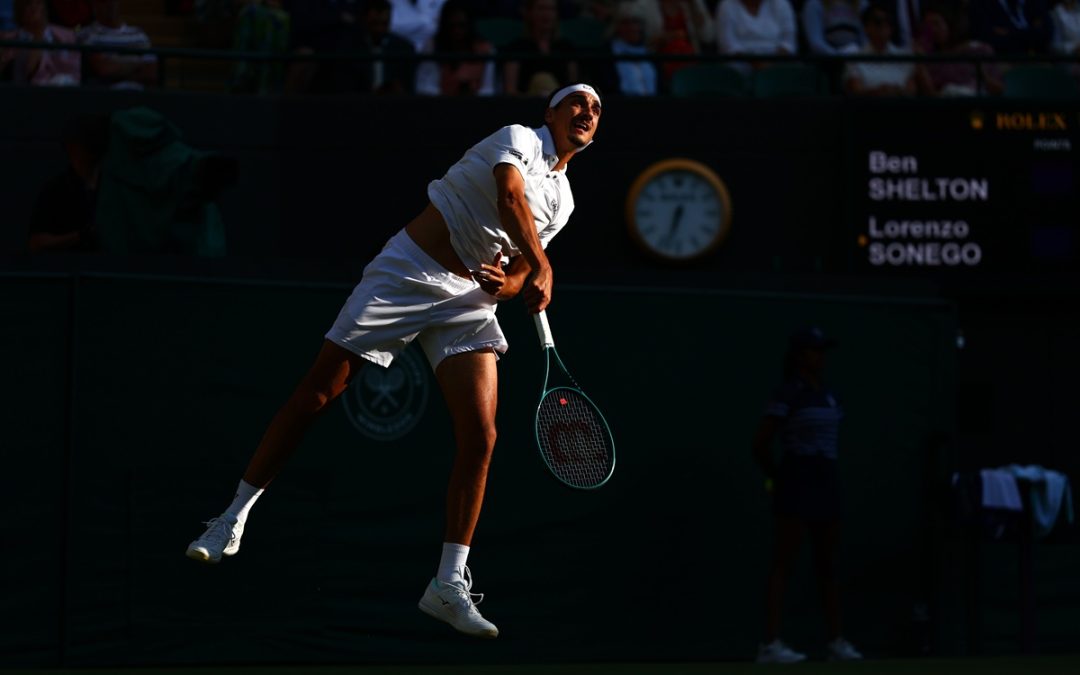 Sonego eliminato a Wimbledon, ai quarti va Shelton