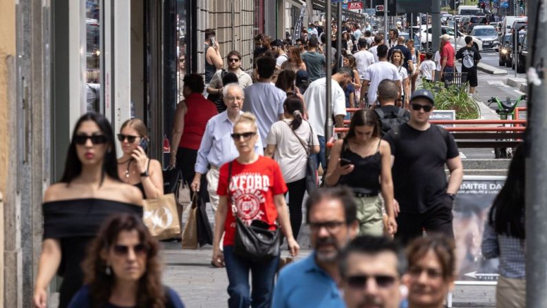 Confcommercio-Censis, l’incertezza riduce la fiducia delle famiglie