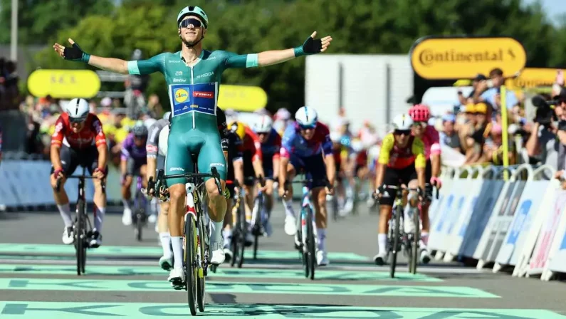 Super volata di Milan, l’Italia torna a vincere al Tour dopo 6 anni