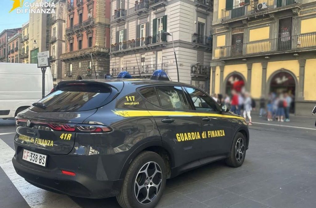 Napoli, lotta alla contraffazione. Sequestrati oltre 18 mila articoli