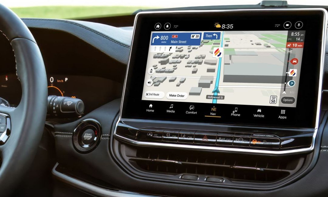 Stellantis e 4screen migliorano servizi di mobilità in tempo reale