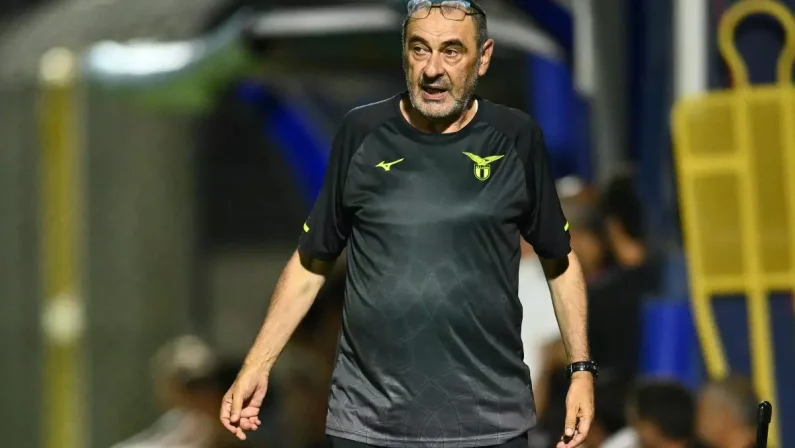 Sarri “Legato alla Lazio. Blocco mercato? Miglioreremo col lavoro”