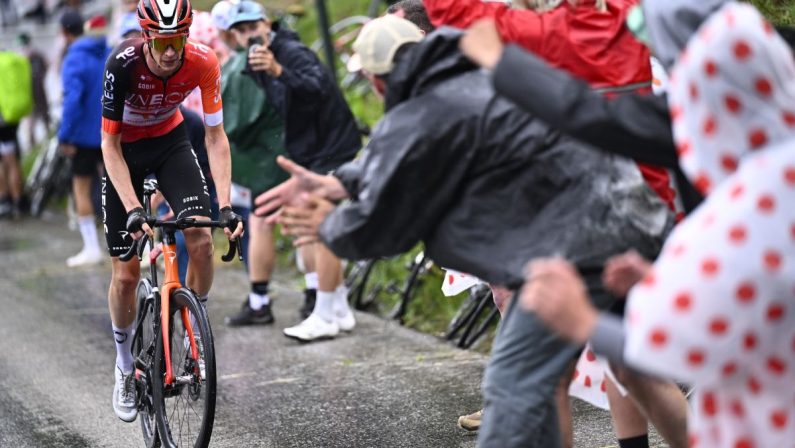 A La Plagne svetta Arensman, Pogacar sempre più leader del Tour