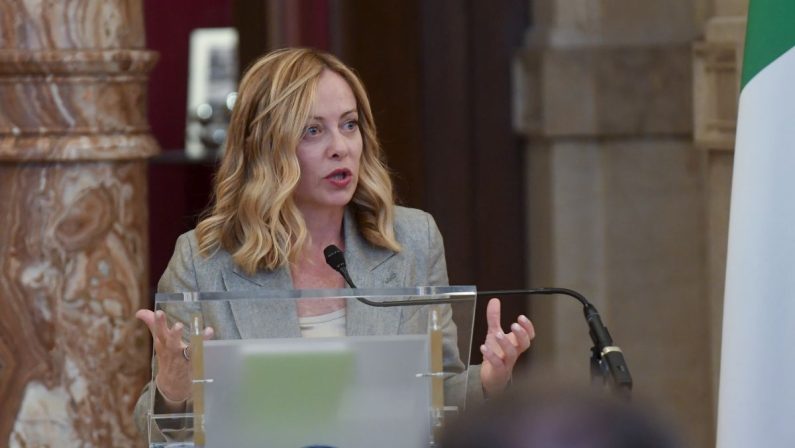Russia, Meloni “Propaganda per distogliere attenzione da responsabilità”