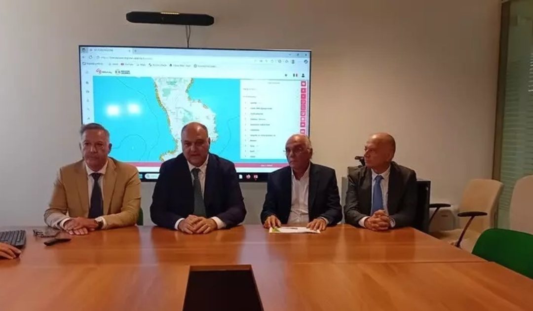 Mare in Calabria, è scontro sui dati di Legambiente, Calabrese: «Non veritieri»
