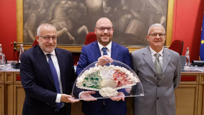 Fontana “Parlamento potrebbe contare di più, ma sta lavorando bene”
