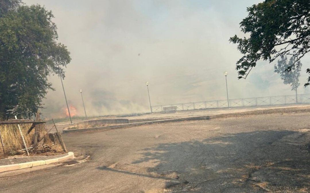 Incendio nel Foggiano, paura per una casa di riposo