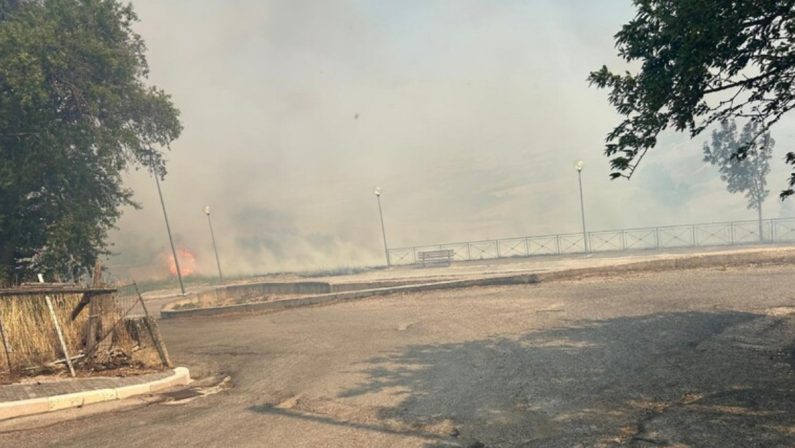 Incendio nel Foggiano, paura per una casa di riposo