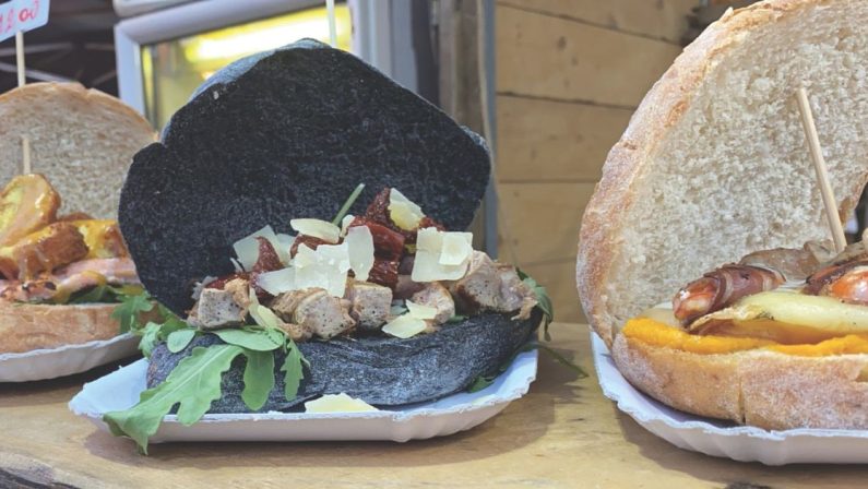 Viaggiare tra i sapori del mondo con l’International street food a Catanzaro