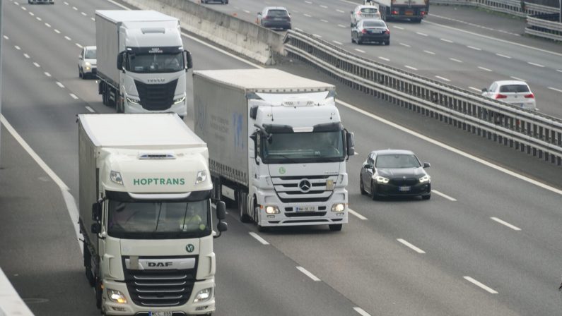 Per Unrae cala il mercato di rimorchi e semirimorchi, a giugno al -12,5%
