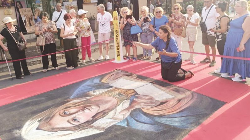 Taurianova, con i madonnari si guarda a terra per riscoprire il cielo