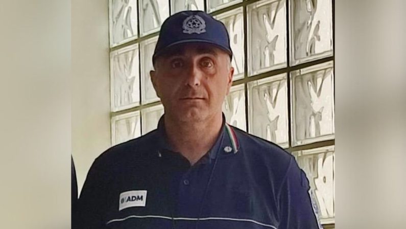 Lamezia, 15enne colta da un malore in aeroporto, salvata da un agente