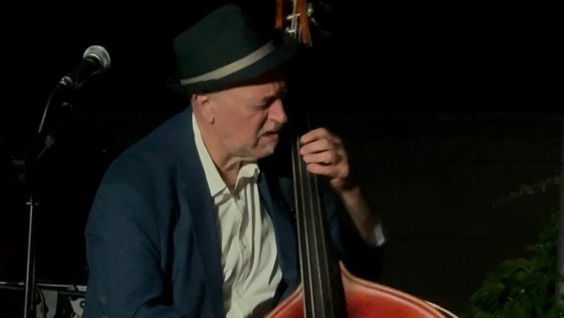 Il jazz di Roberto Occhipinti incanta Cosenza: «Non sei tu a scegliere la musica: è lei che sceglie te»