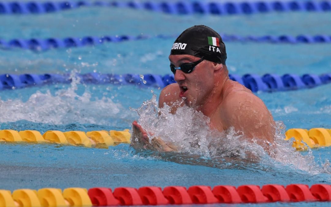 Simone Cerasuolo medaglia d’oro nei 50 rana ai Mondiali di Singapore