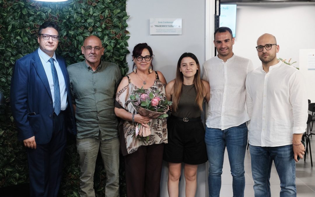 I familiari di Francesco Vangeli con gli organizzatori della manifestazione