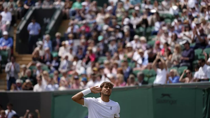 Wimbledon, Cobolli show: è ai quarti. In serata tocca a Sinner