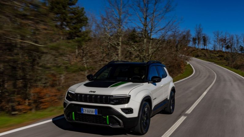 Jeep Avenger domina ancora il mercato SUV italiano
