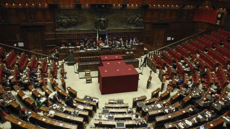 Via libera della Camera al Dl economia, è legge