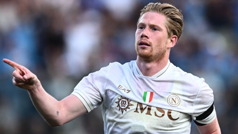 De Bruyne trascina il Napoli, ok il Bologna, pari Genoa