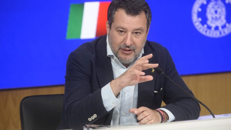 Salvini “Avere dubbi su obbligo vaccini non è antiscientifico”