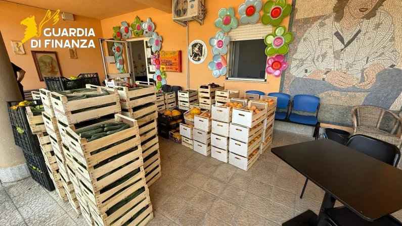 Ionadi, vendita frutta e verdura senza autorizzazioni: 2 tonnellate sequestrate e donate