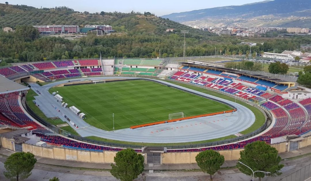 Cosenza Calcio, non molti i tifosi presenti agli allenamenti