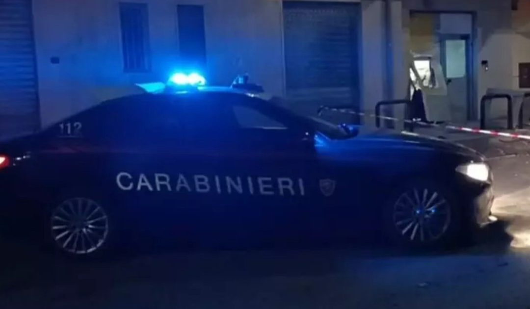 Assalto a bancomat con esplosivo nel Foggiano: colpo a Zapponeta