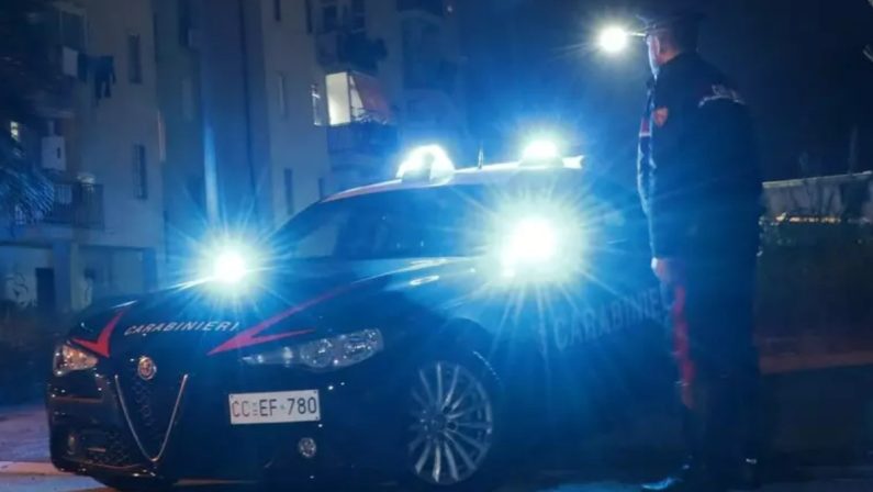 Nel Napoletano, simula suono sirene forze dell’ordine per superare il traffico