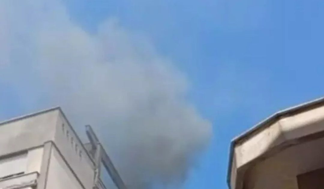 Andria, incendio in un appartamento: evacuato il palazzo