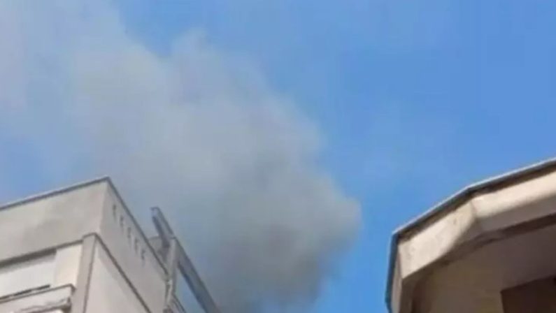 Andria, incendio in un appartamento: evacuato il palazzo