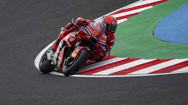 MotoGP, in Ungheria Marc Marquez vince la sprint davanti a Di Giannantonio