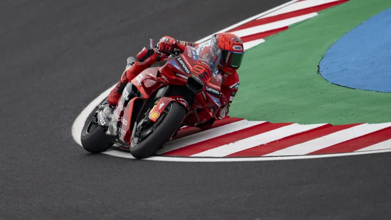 MotoGP, in Ungheria Marc Marquez in pole position davanti a Bezzecchi e Di Giannantonio