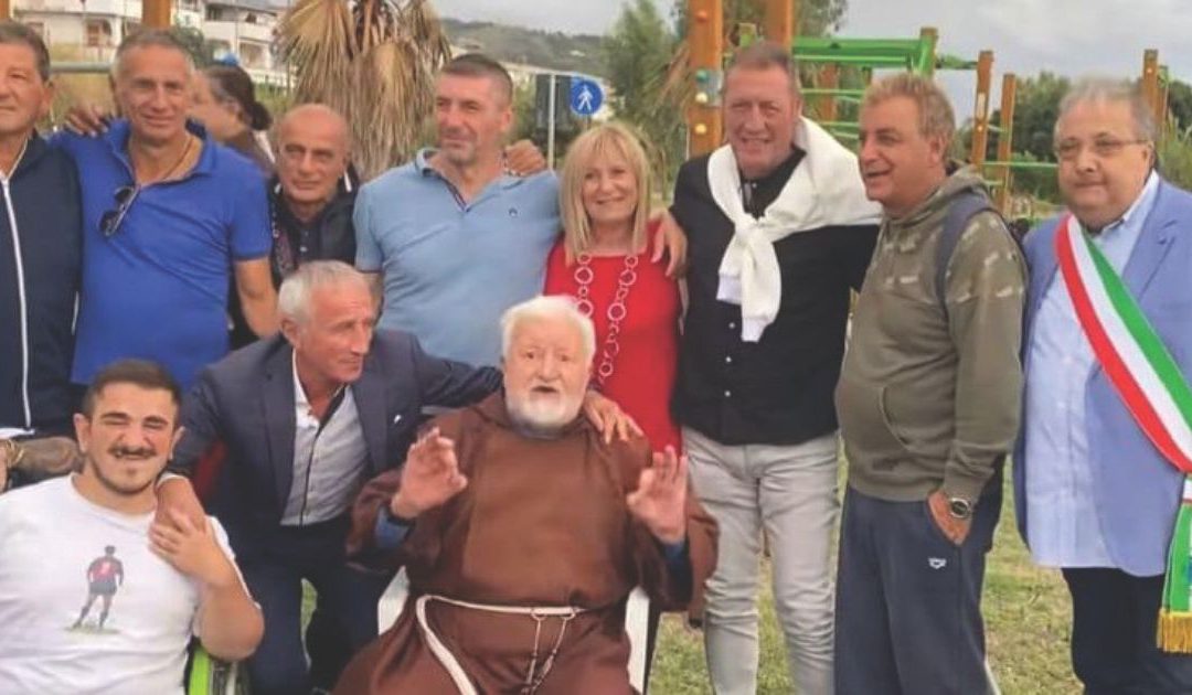 Padre Fedele a un’iniziativa per Denis Bergamini