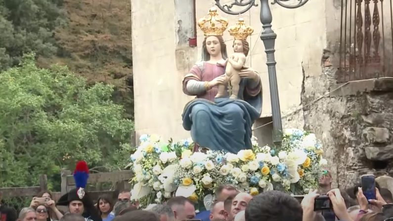 Messa di Polsi a Locri, fedeli in rivolta: Chiesa e Prefettura si scaricano la responsabilità