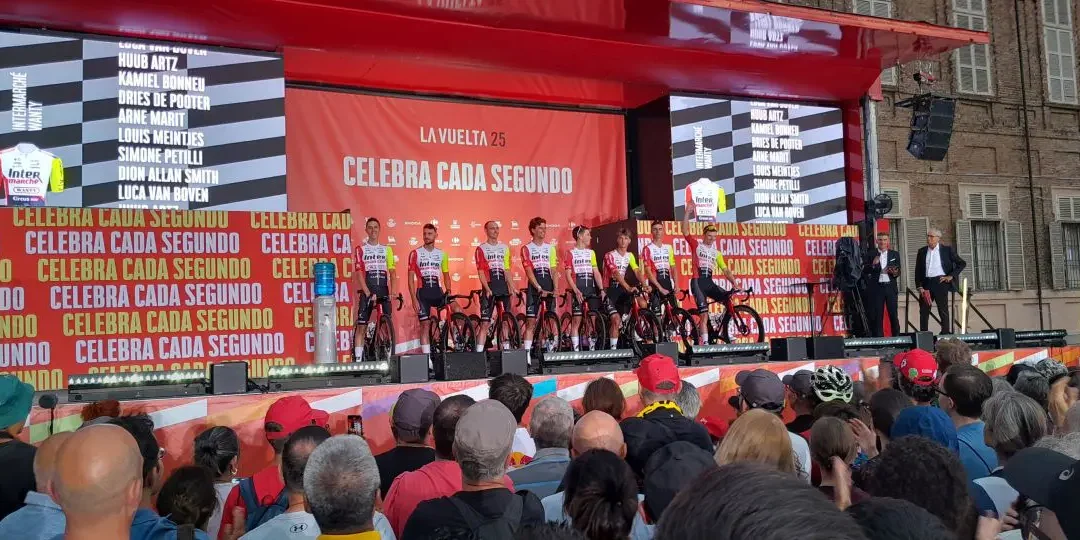 Vuelta, presentate le squadre a Torino: sabato il via da Reggia della Venaria Reale